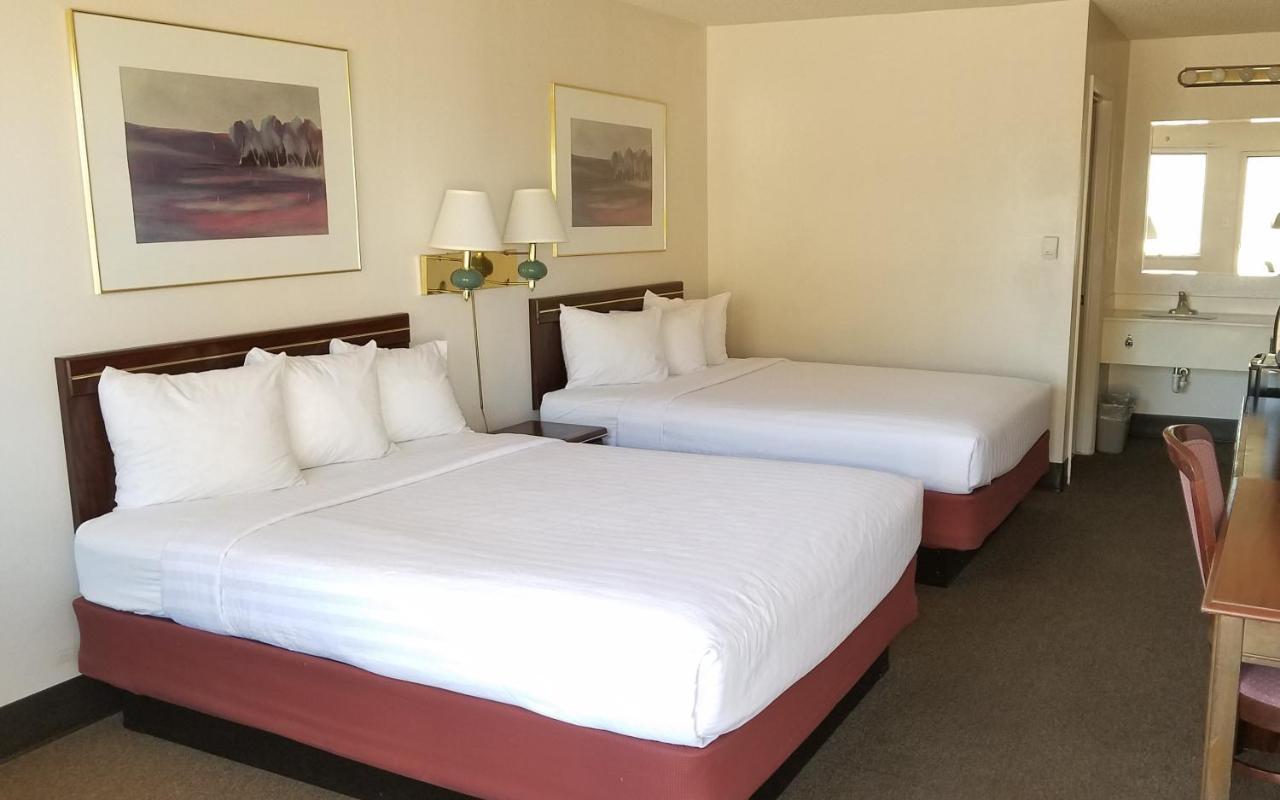 Motel 8 Ларами Экстерьер фото