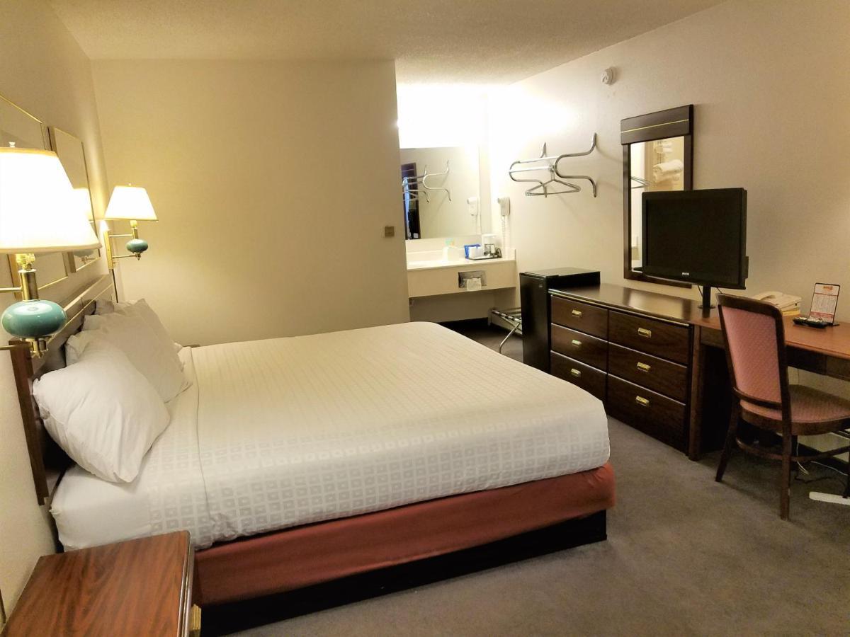 Motel 8 Ларами Экстерьер фото