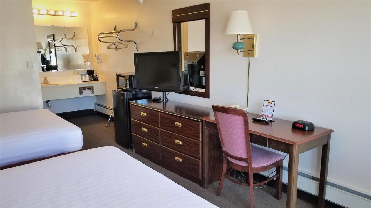 Motel 8 Ларами Экстерьер фото